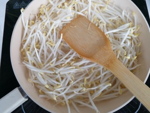 Refreshing and Non-greasy Fried Three-wire recipe