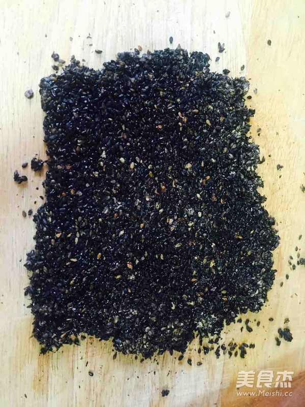 Crispy Black Sesame Candy recipe