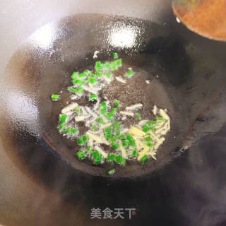 Stir-fried Pork Skin with Green Garlic recipe