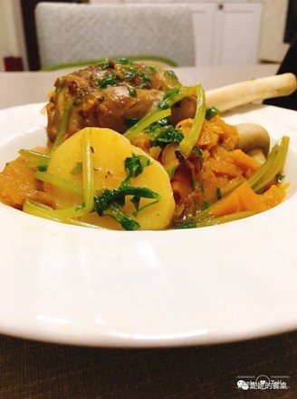 Lamb Tendon Stewed with Mixed Vegetables
