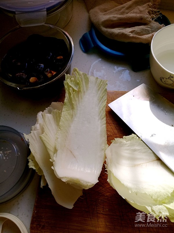 Chinese Cabbage and Mushroom Pork Bun recipe