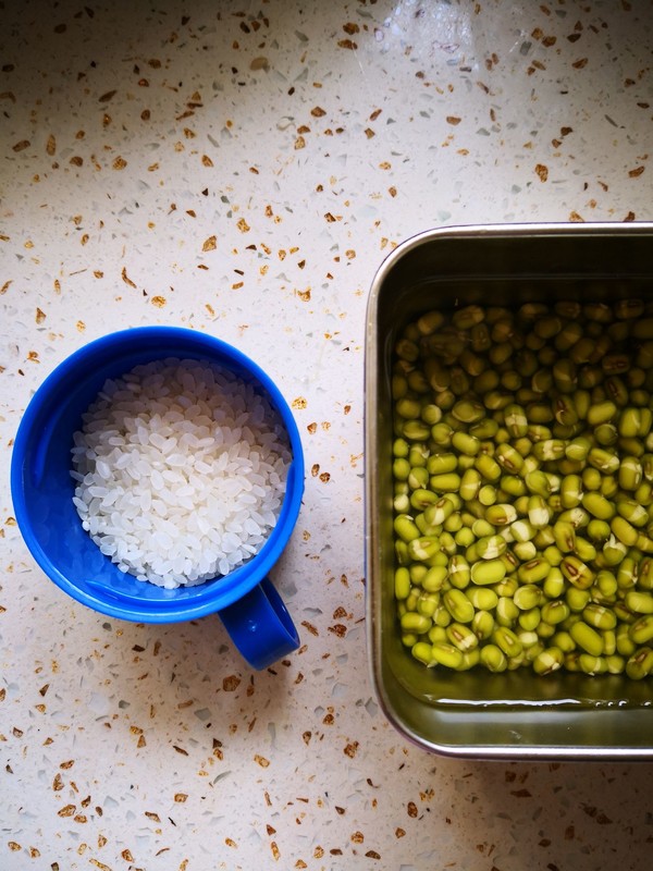 Brown Rice and Mung Bean Porridge recipe