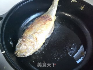 Braised Yellow Croaker in Sauce recipe