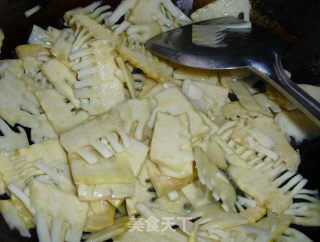 Braised Spring Bamboo Shoots in Oil recipe
