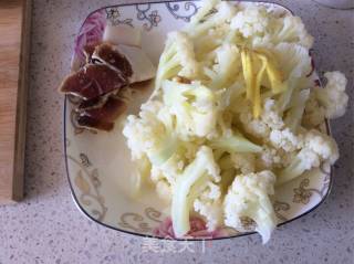 Stir-fried Cauliflower with Sliced Bacon recipe