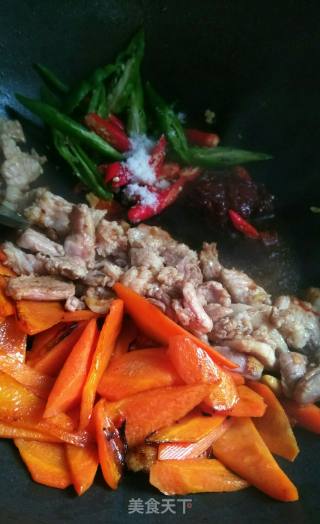 Stir-fried Pork with Sauce and Carrots recipe