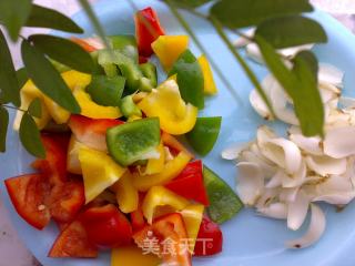 Small Swatch-stir-fried Beef with Bell Pepper and Lily recipe