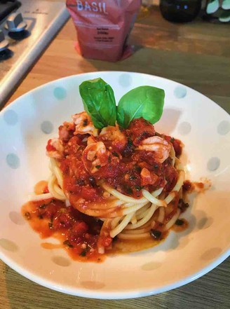 Spaghetti with Tomato, Shrimp and Basil recipe