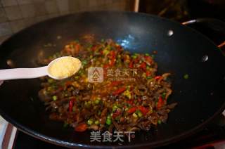 Stir-fried Chicken Gizzards with Garlic Stalks recipe