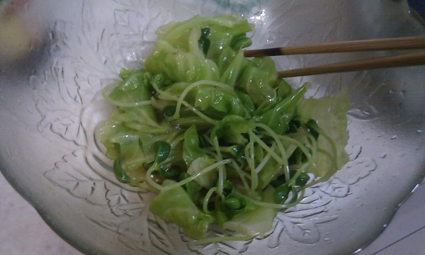 Cold Cabbage and Black Bean Sprouts recipe