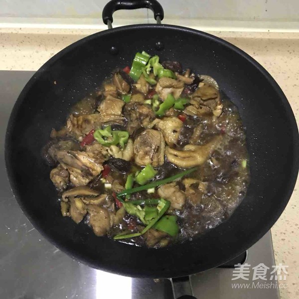 Chicken Stewed with Mushrooms recipe