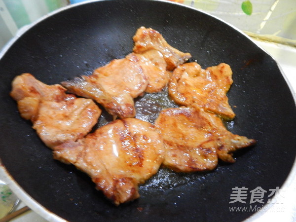 Barbecue Sauce Pan-fried Pork Ribs recipe