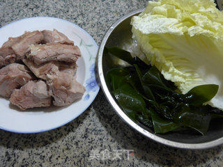 Seaweed Knotted Cabbage Rib Soup recipe