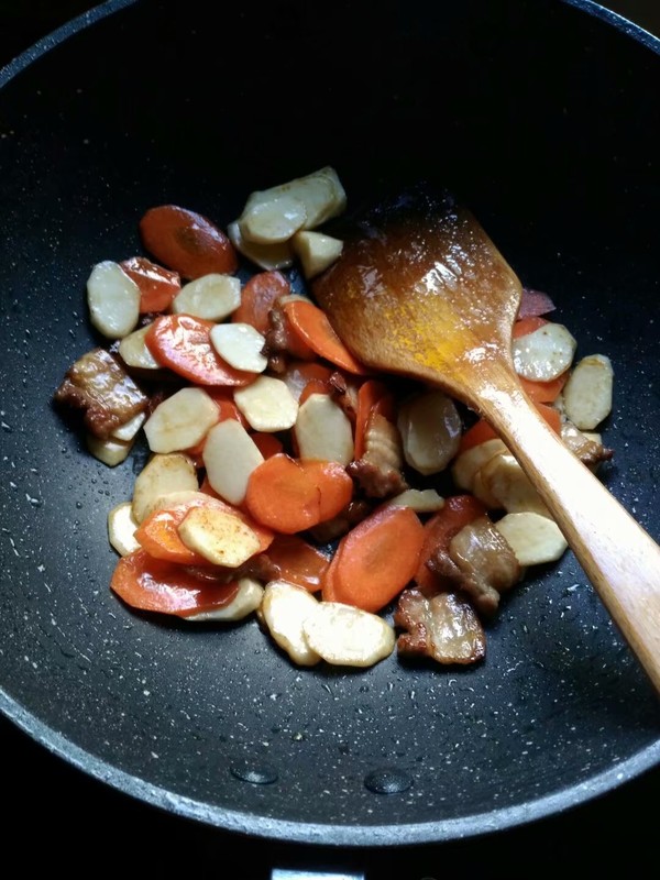 Fried Yam, Fungus and Carrot recipe