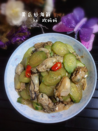 Fried Seafood with Cucumber