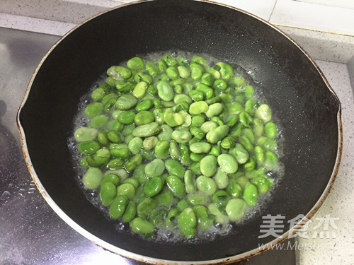 Broad Beans with Scallion Oil recipe