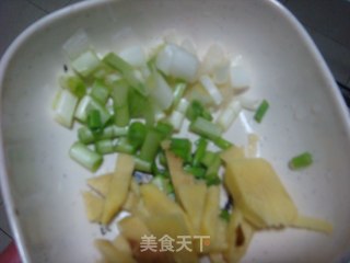 Stir-fried Spring Bamboo Shoots with Sliced Pork recipe