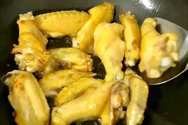 Curry Chestnut Chicken Wings recipe