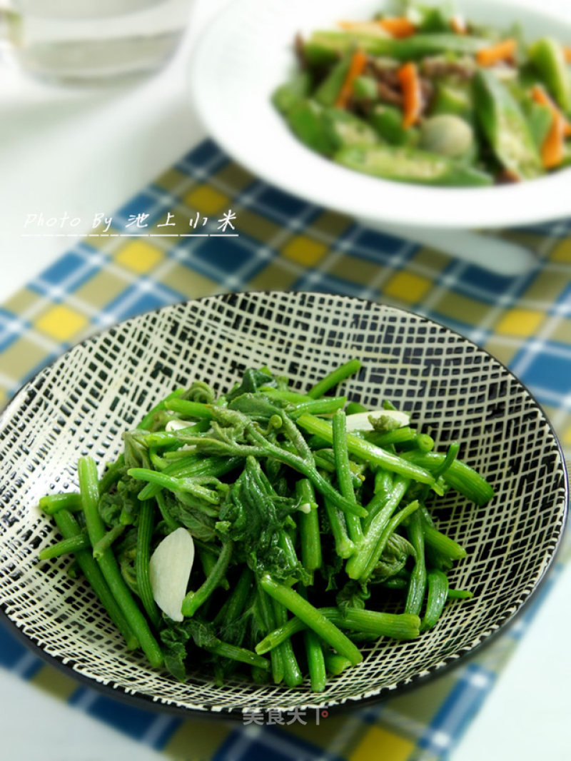 Stir-fried Pumpkin Seedlings recipe