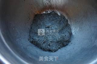 Reunion Round ~ Colorful Black Sesame Glutinous Rice Balls recipe