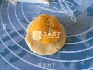 Pumpkin Paste Filling Mooncakes recipe