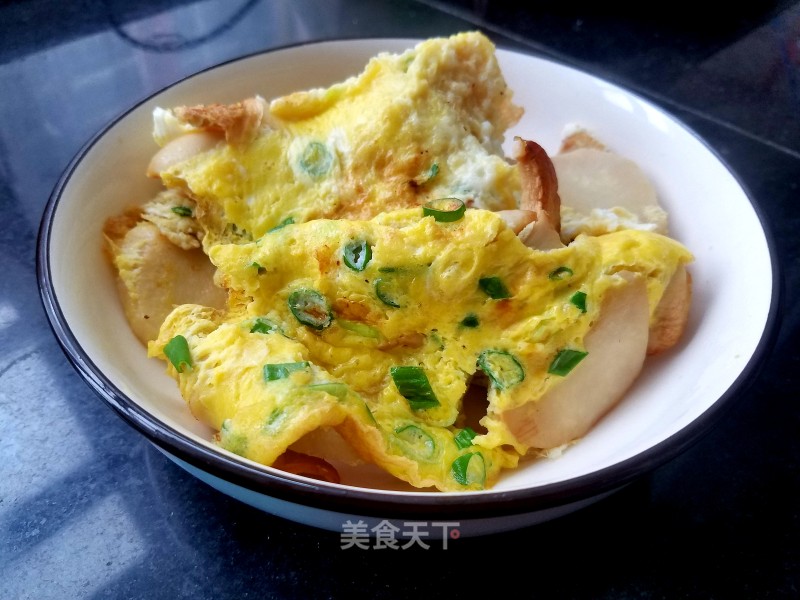 "kaishou Vegetable" Fried White Ling Mushrooms with Eggs and Scallions recipe