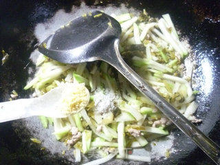 Stir-fried Pugua with Minced Meat and Pickled Vegetables recipe