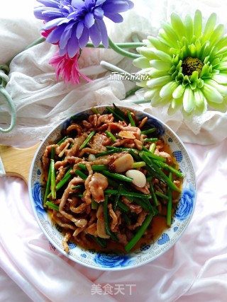 Stir-fried Shredded Pork with Chives recipe