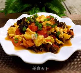 Scrambled Eggs with Black Fungus and Tomato recipe