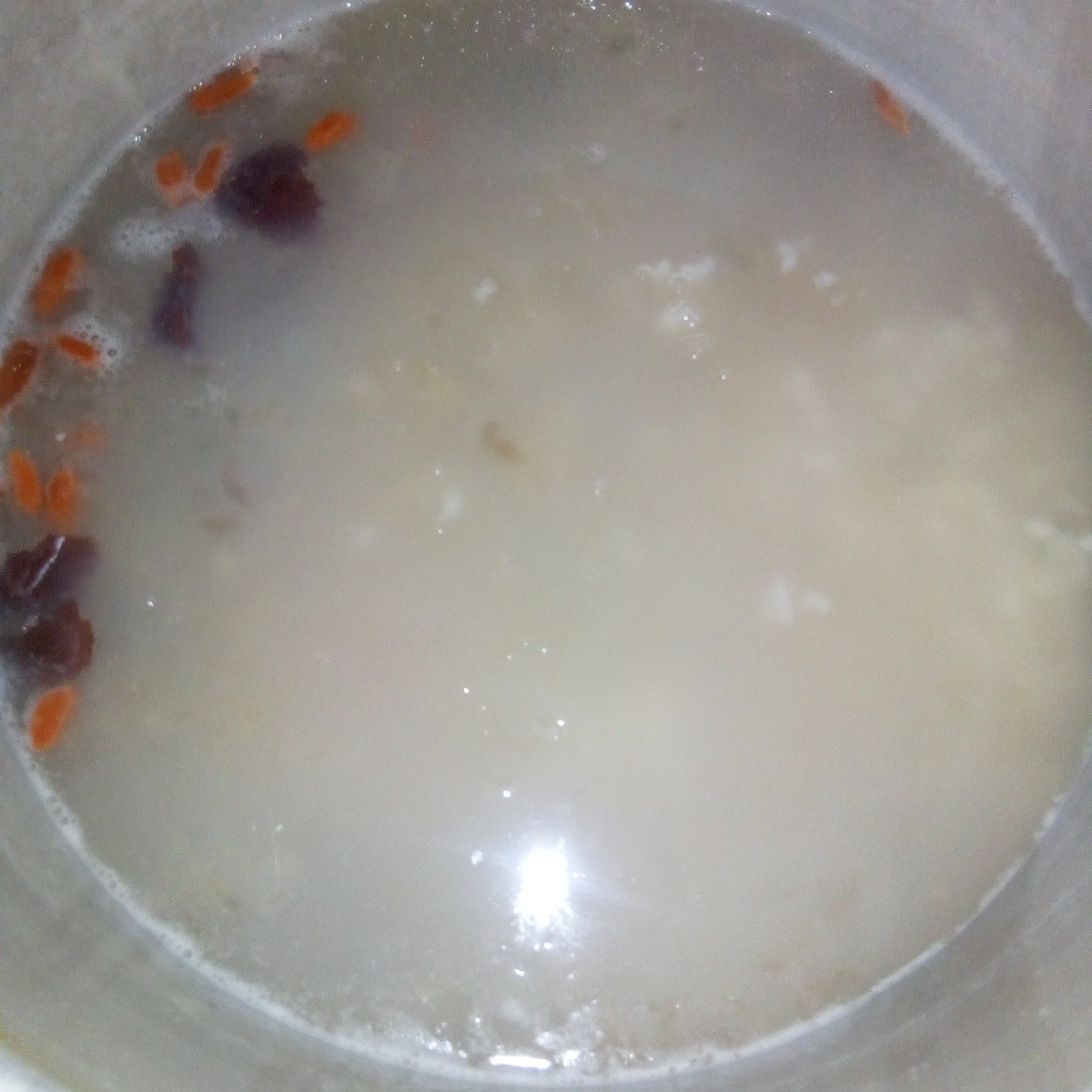 White Fungus, Red Dates, Wolfberry Porridge recipe