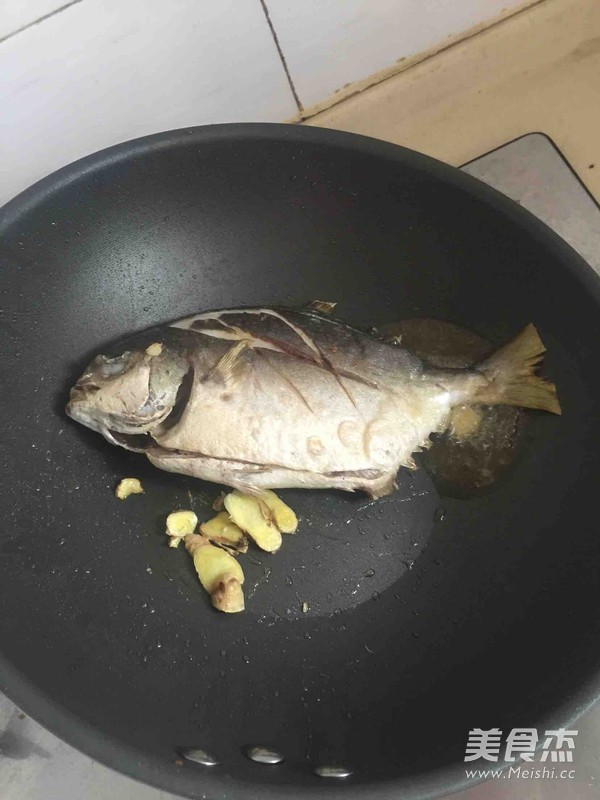 White Pomfret recipe