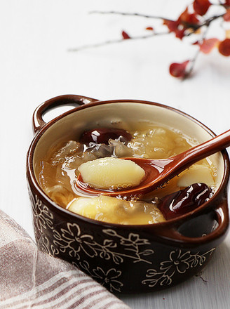 Tremella and Horseshoe Sweet Soup recipe
