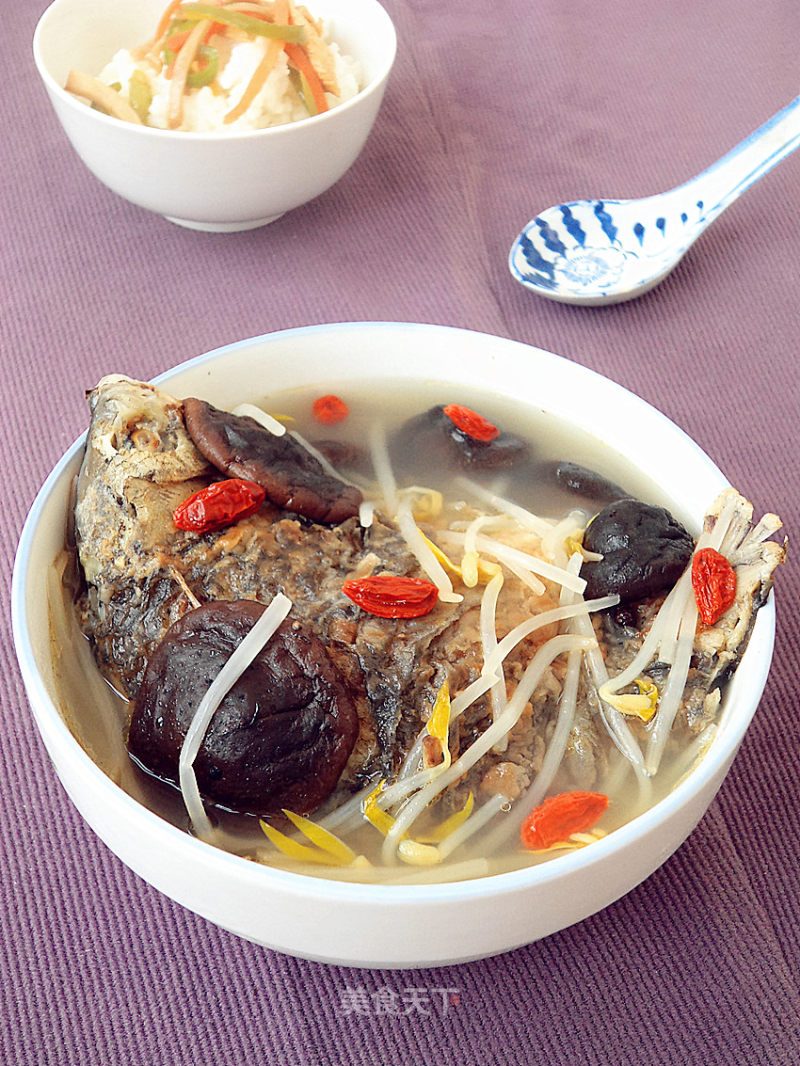 Silver Bud Shiitake Mushroom Crucian Fish Soup recipe
