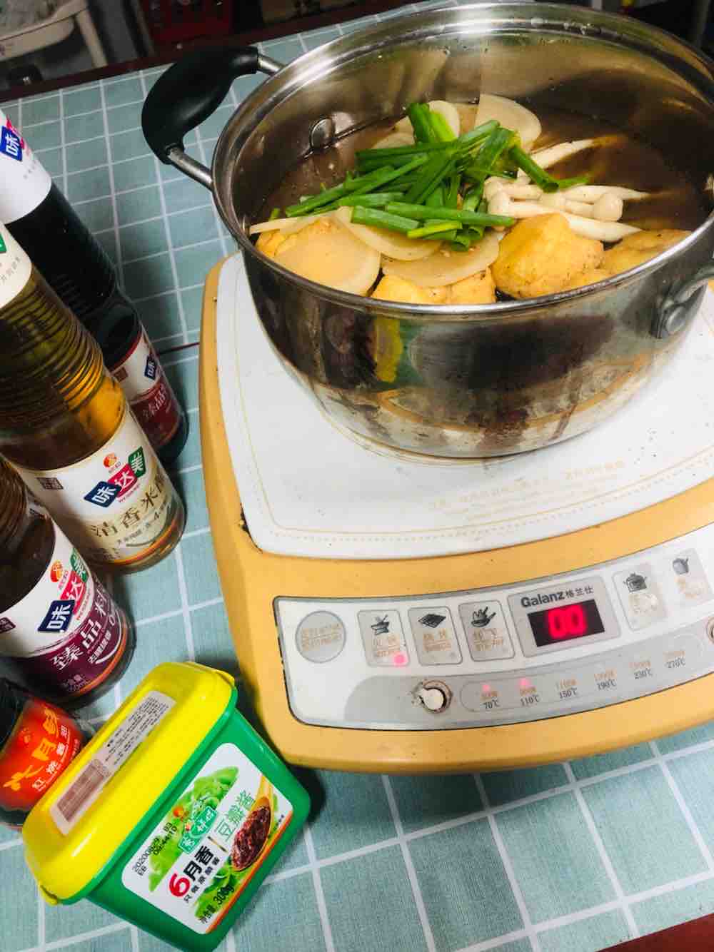 Simple Hot Pot in Winter without Worrying about Growing Meat on Fire