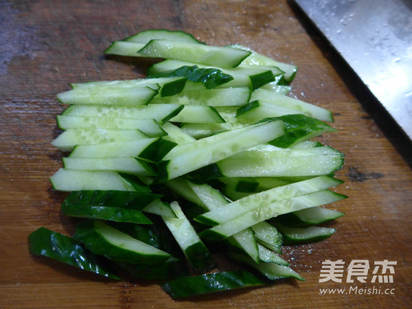 Cucumber Mixed Jellyfish recipe