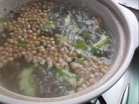 Bitter Gourd and Oyster Soy Bean Soup with Pork Ribs recipe