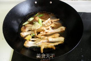 Grilled Tofu Knot with Chicken Feet recipe