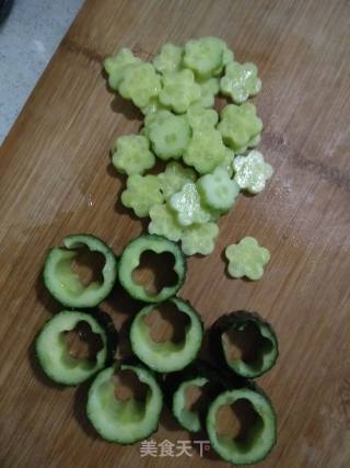 Quail Eggs Mixed with Cucumber recipe