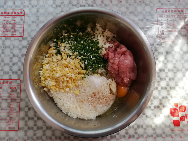 Deep-fried Glutinous Rice Meatballs recipe