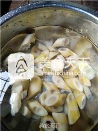 [treasures in The Dish: Fresh and Tender Spring Bamboo Shoot Soup] Bacon and Bamboo Shoot Soup recipe