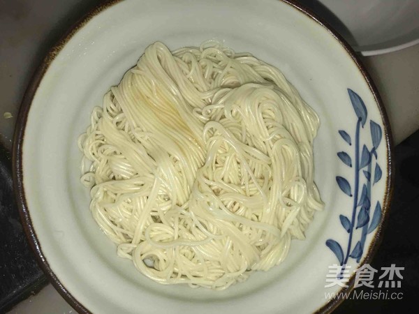 Minced Pork Noodles with Fungus recipe