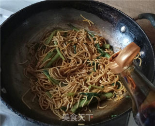 Stir-fried Noodles with Chicken and Stir-fried Vegetables recipe