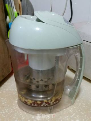 Barley and Red Bean Soy Milk recipe