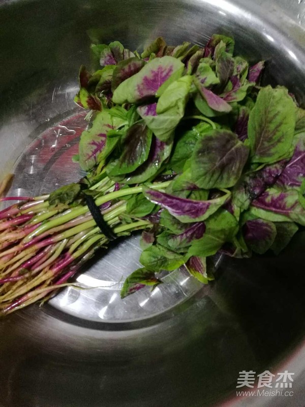 Red Amaranth and Preserved Egg Soup recipe