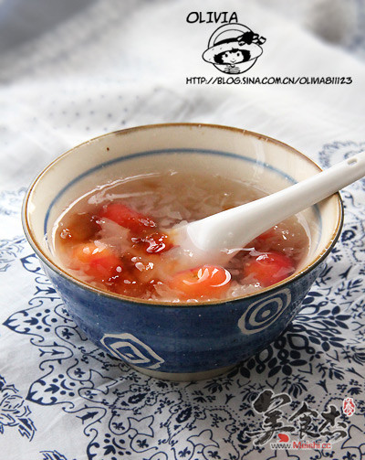 Cherry Peach Gum White Fungus Soup recipe