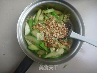 Loofah with Nuts recipe