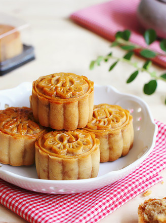 Cantonese Style Golden Thread Pork Floss Moon Cake
