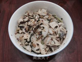 Sauerkraut Lotus Root Slices recipe