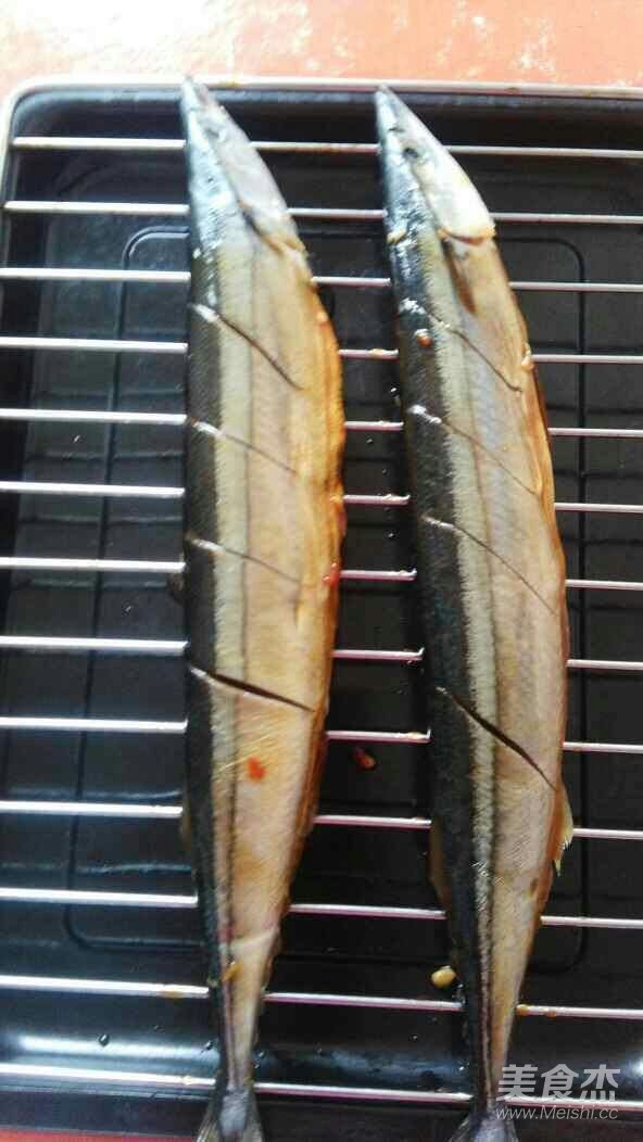 Grilled Saury with Chopped Pepper recipe