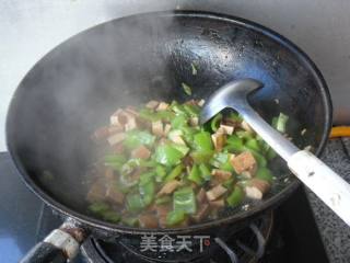Stir-fried Dried Tofu with Green Peppers recipe